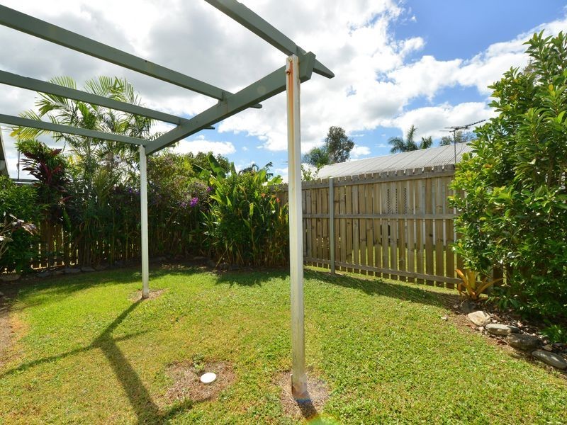 8 60 Swallow Street, Mooroobool QLD 4870
