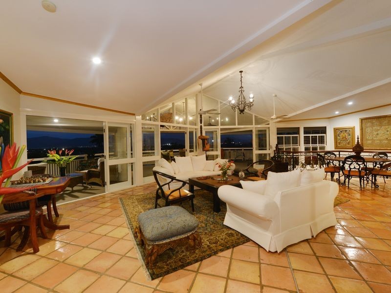 5 Aldinga Close, Whitfield QLD 4870