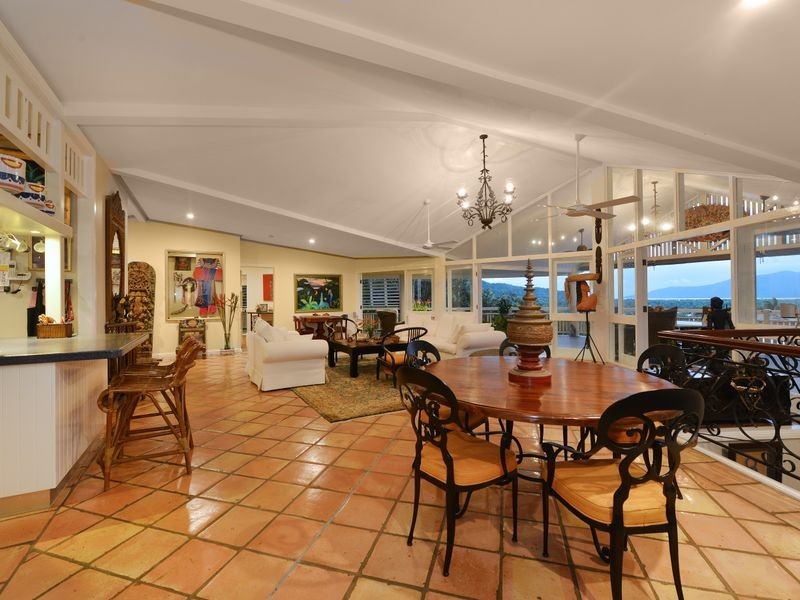 5 Aldinga Close, Whitfield QLD 4870