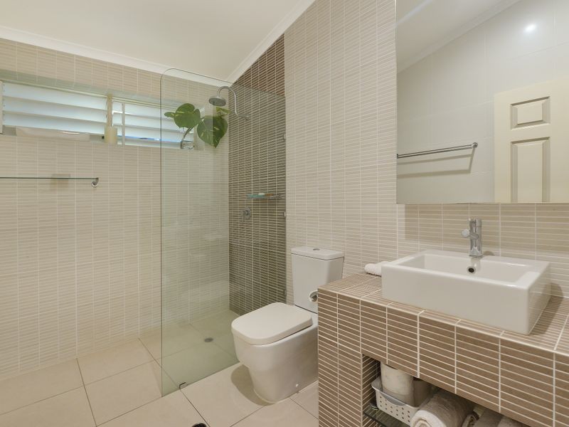 5 Aldinga Close, Whitfield QLD 4870