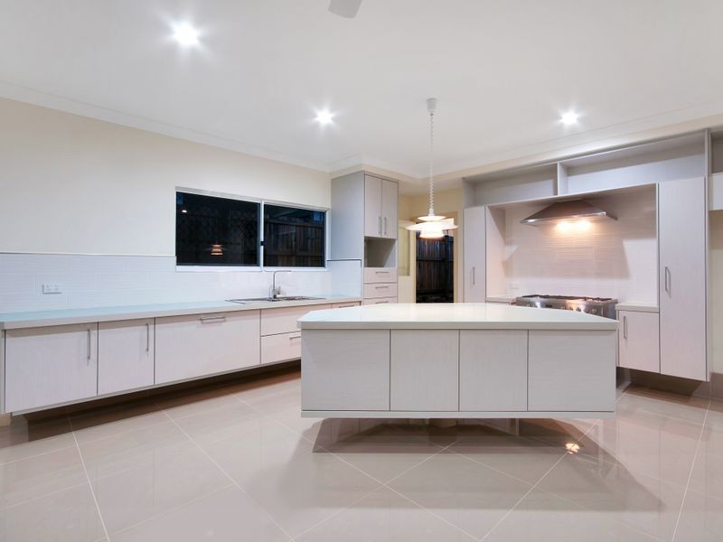 51 City View Crescent, Mooroobool QLD 4870