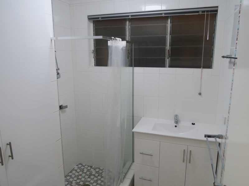 8 Short Street, Cairns North QLD 4870