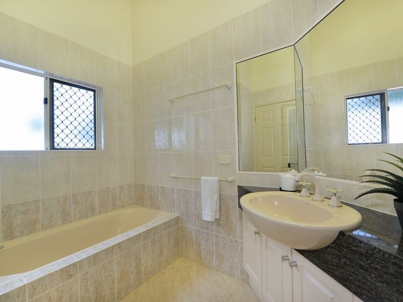 25 Gouldian Street, Bayview Heights QLD 4868