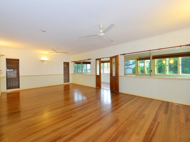 20 Mistletoe Close, Kamerunga QLD 4870