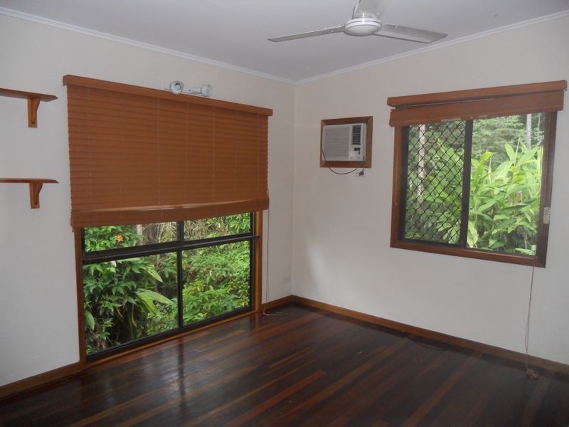 Whitfield QLD 4870