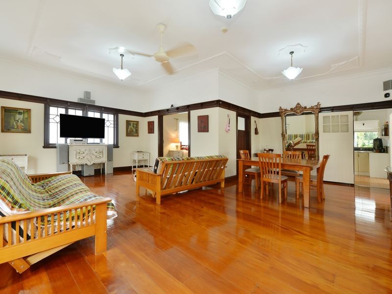9 Law Street, Cairns North QLD 4870