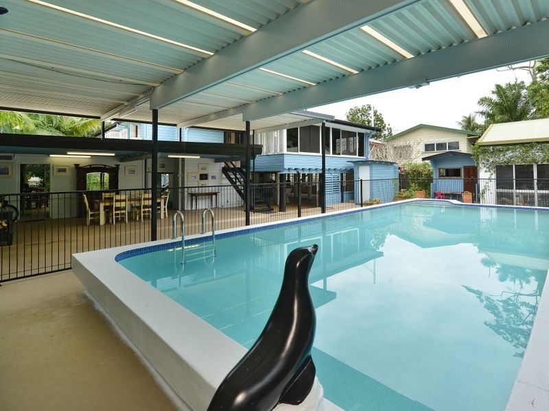 9 Law Street, Cairns North QLD 4870