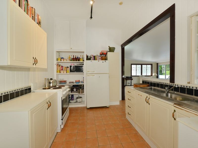 9 Law Street, Cairns North QLD 4870