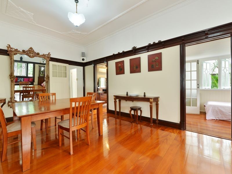9 Law Street, Cairns North QLD 4870
