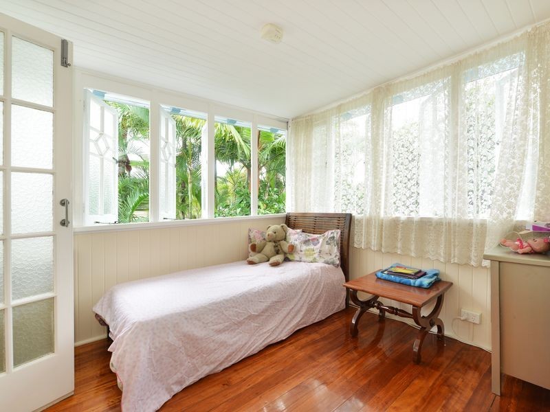 9 Law Street, Cairns North QLD 4870