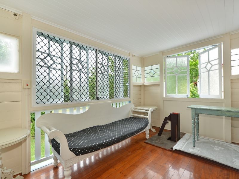 9 Law Street, Cairns North QLD 4870