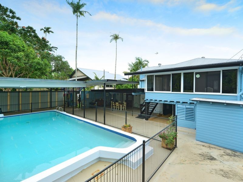 9 Law Street, Cairns North QLD 4870
