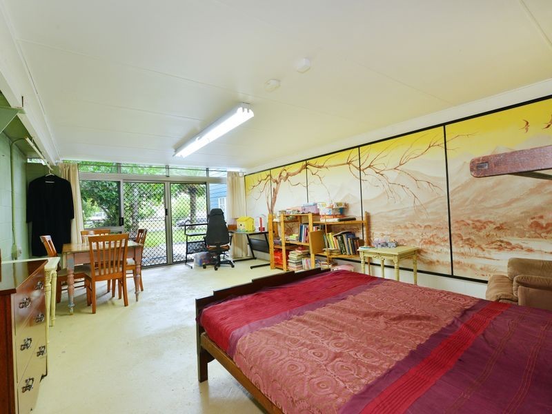 9 Law Street, Cairns North QLD 4870