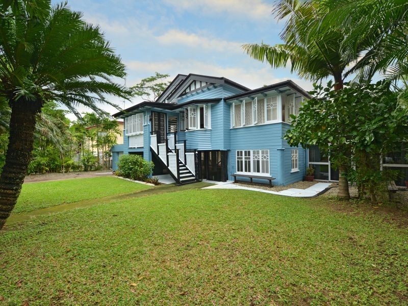 9 Law Street, Cairns North QLD 4870