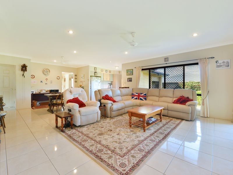 45 Larsen Road, Redlynch QLD 4870