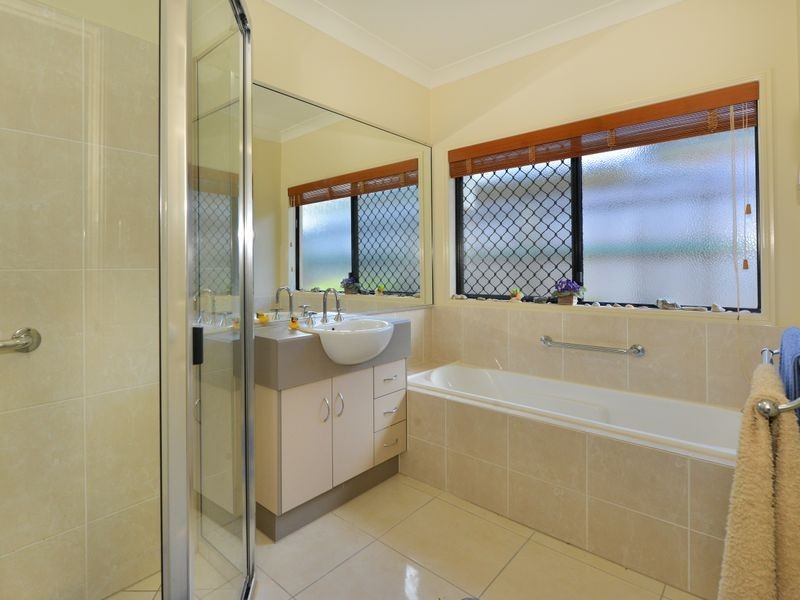 45 Larsen Road, Redlynch QLD 4870