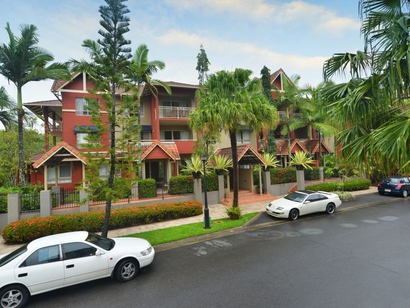1129/2 Greenslopes Street, Cairns North QLD 4870