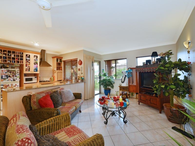 1129/2 Greenslopes Street, Cairns North QLD 4870