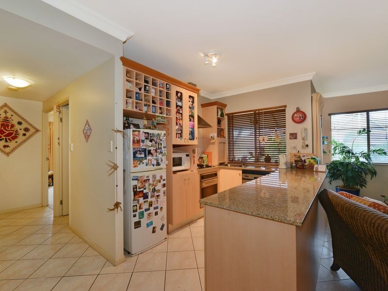 1129/2 Greenslopes Street, Cairns North QLD 4870