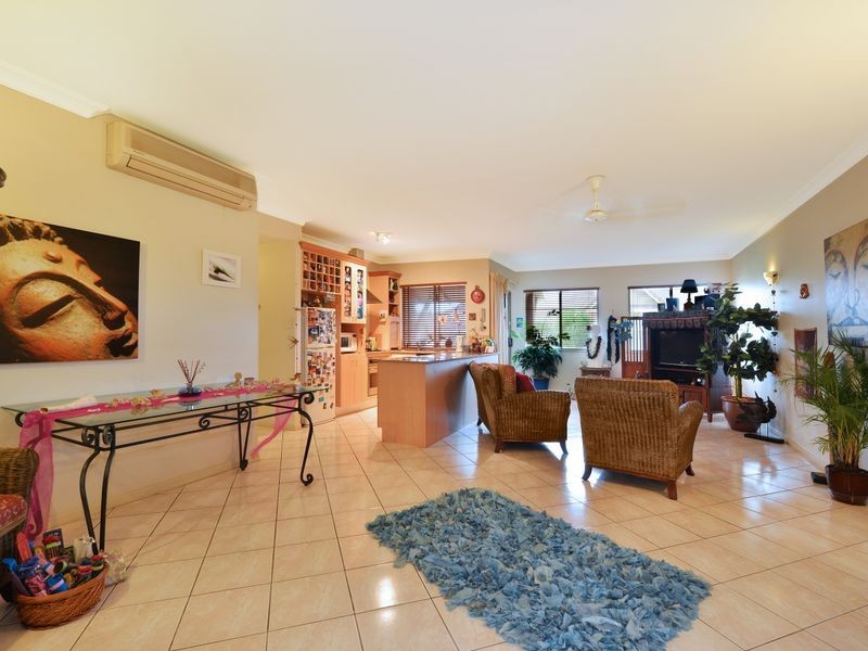 1129/2 Greenslopes Street, Cairns North QLD 4870