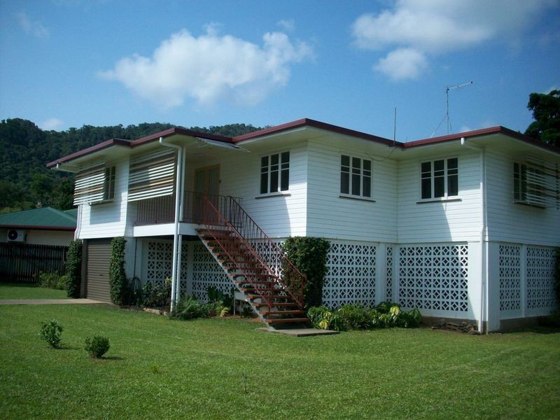 Whitfield QLD 4870