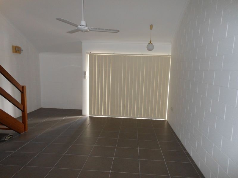 2/10 Maytown Close, Manoora QLD 4870