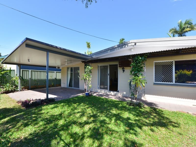 5 Lennon Street, Westcourt QLD 4870