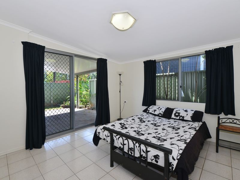 5 Lennon Street, Westcourt QLD 4870