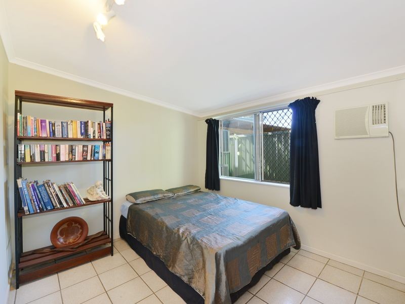 5 Lennon Street, Westcourt QLD 4870