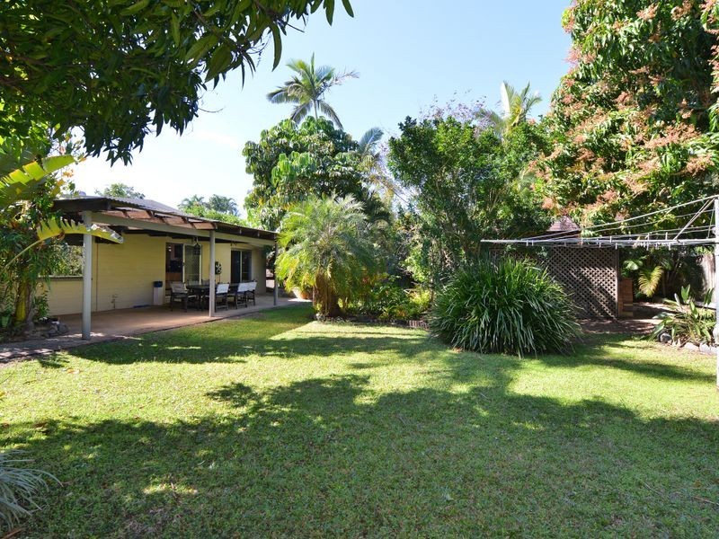 5 Lennon Street, Westcourt QLD 4870