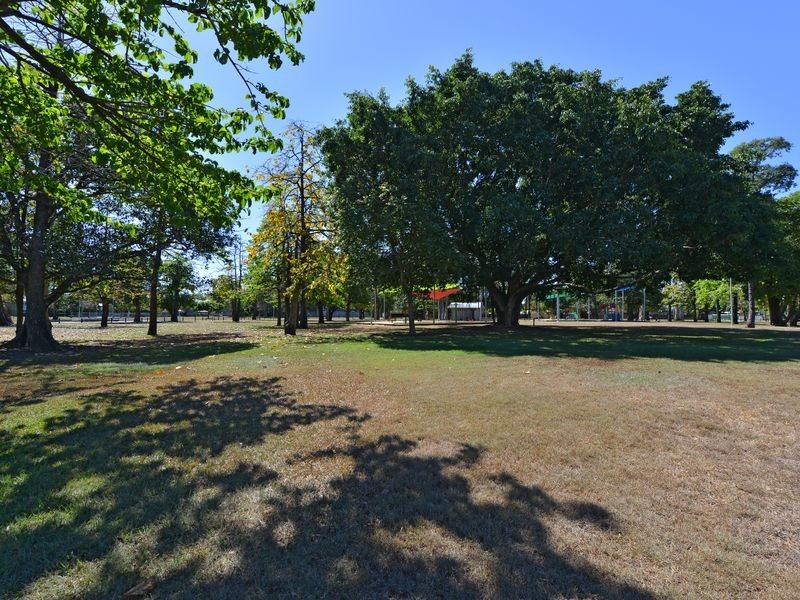 5 Lennon Street, Westcourt QLD 4870