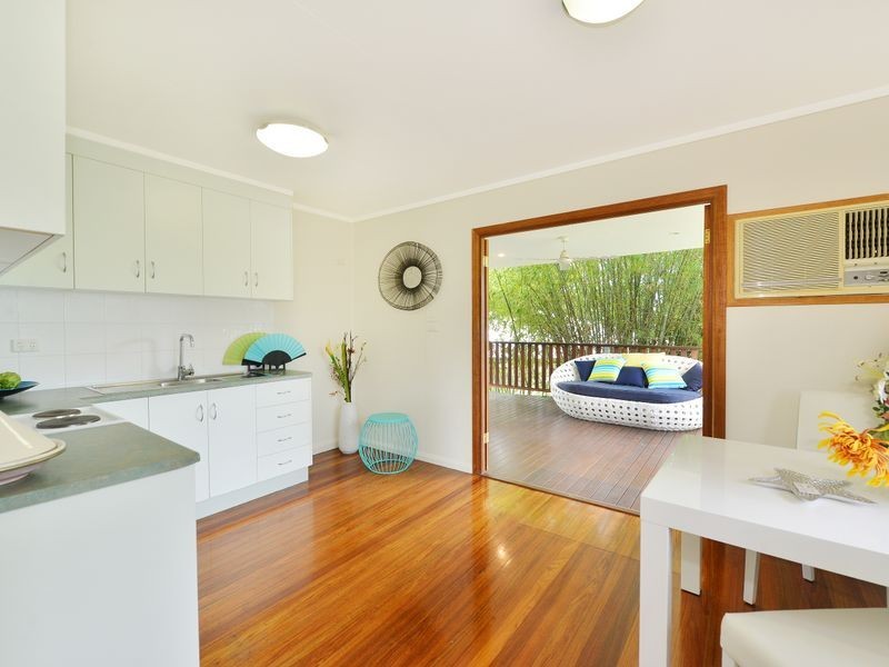 6 Keirle Avenue, Whitfield QLD 4870