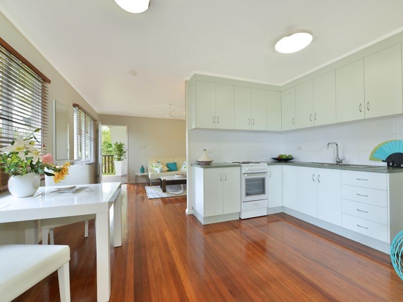 6 Keirle Avenue, Whitfield QLD 4870