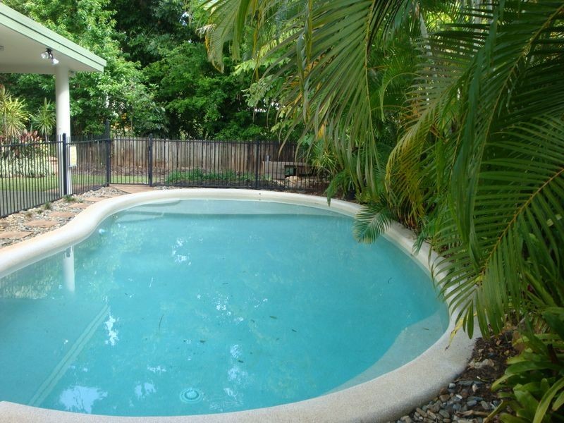 16 Glacier Road, Kamerunga QLD 4870