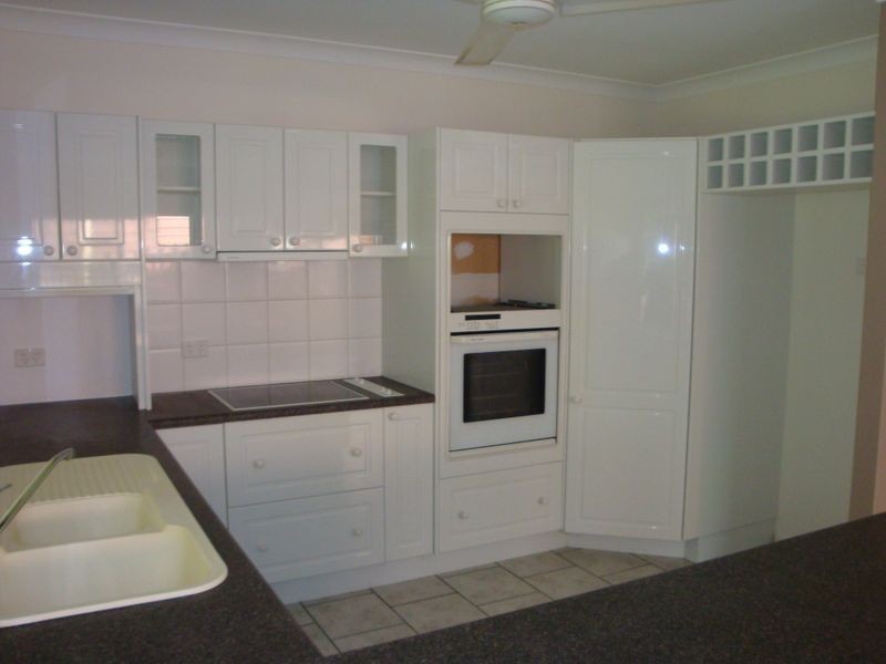 16 Glacier Road, Kamerunga QLD 4870