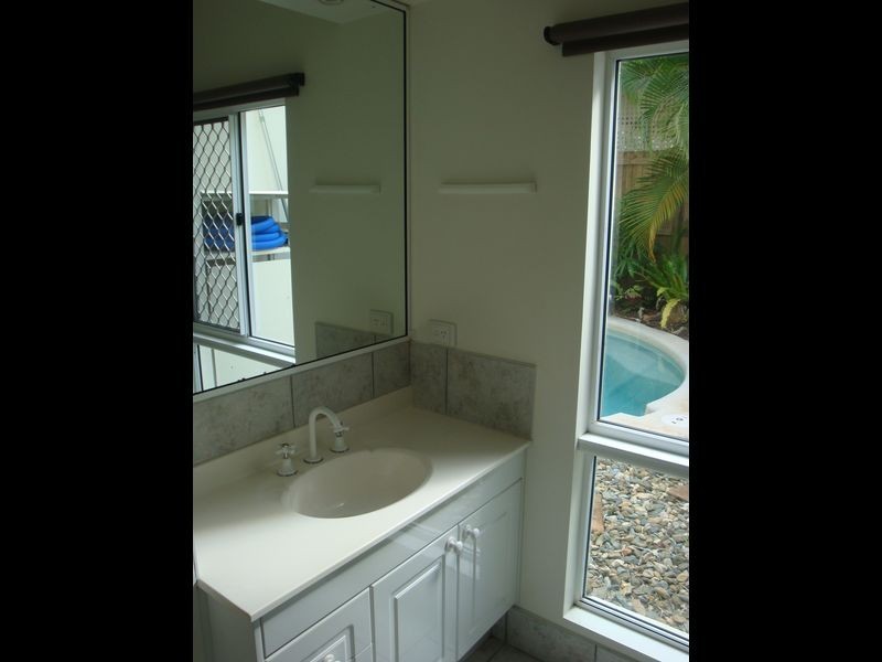 16 Glacier Road, Kamerunga QLD 4870