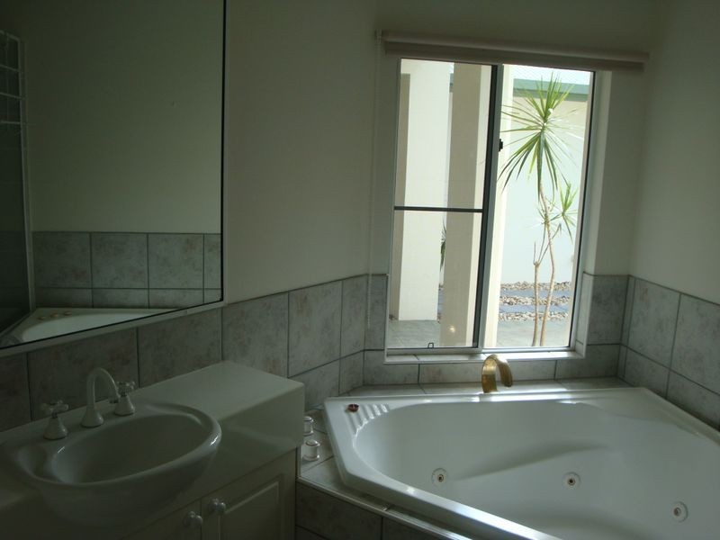 16 Glacier Road, Kamerunga QLD 4870