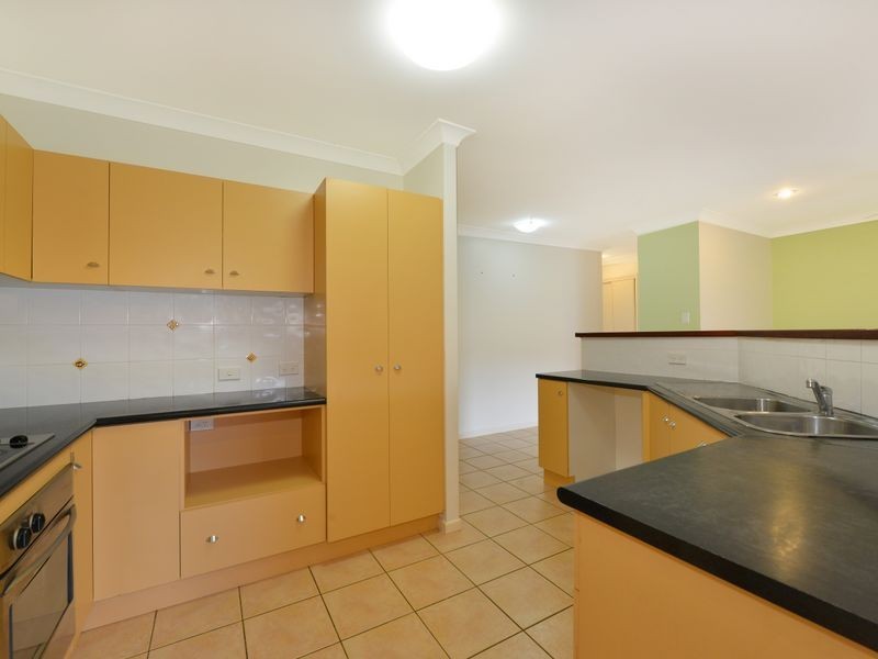 27 Gamburra Drive, Redlynch QLD 4870