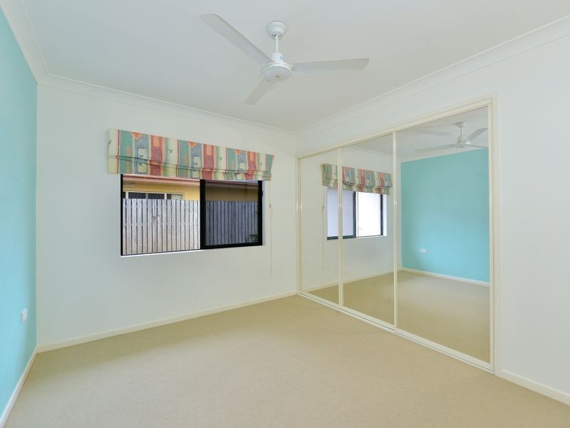 27 Gamburra Drive, Redlynch QLD 4870