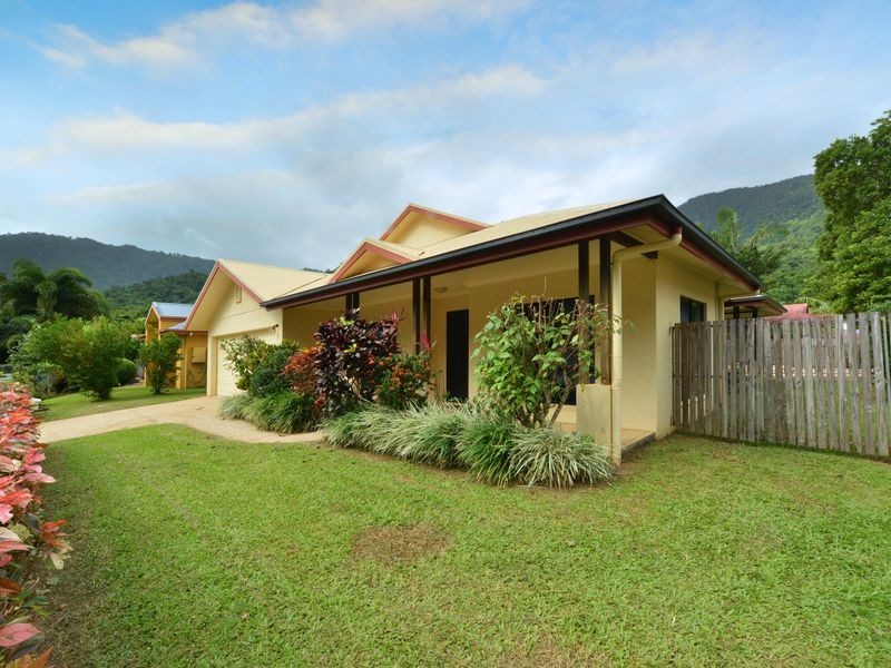 27 Gamburra Drive, Redlynch QLD 4870