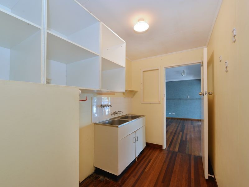 4 Moignard Street, Manoora QLD 4870