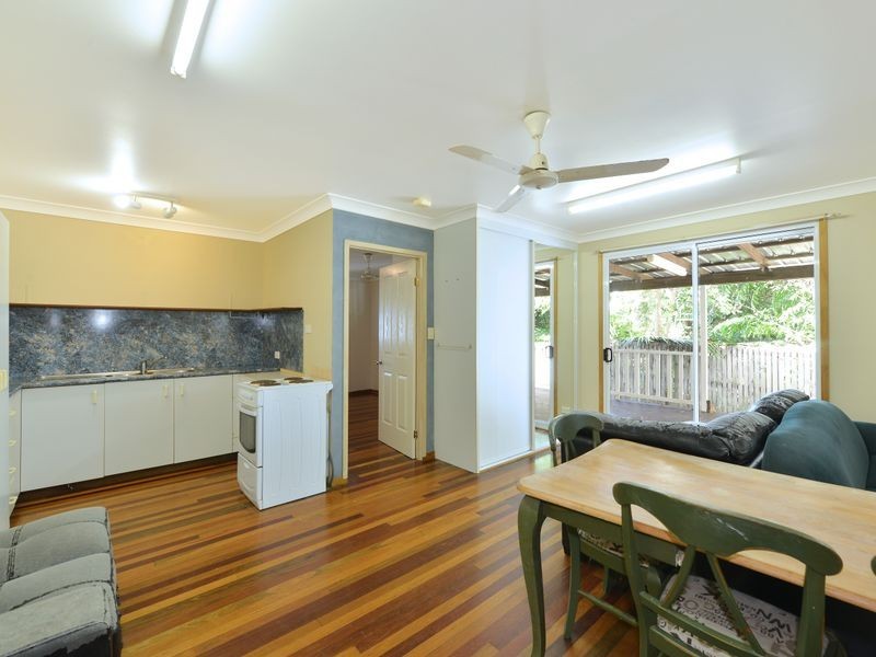 4 Moignard Street, Manoora QLD 4870