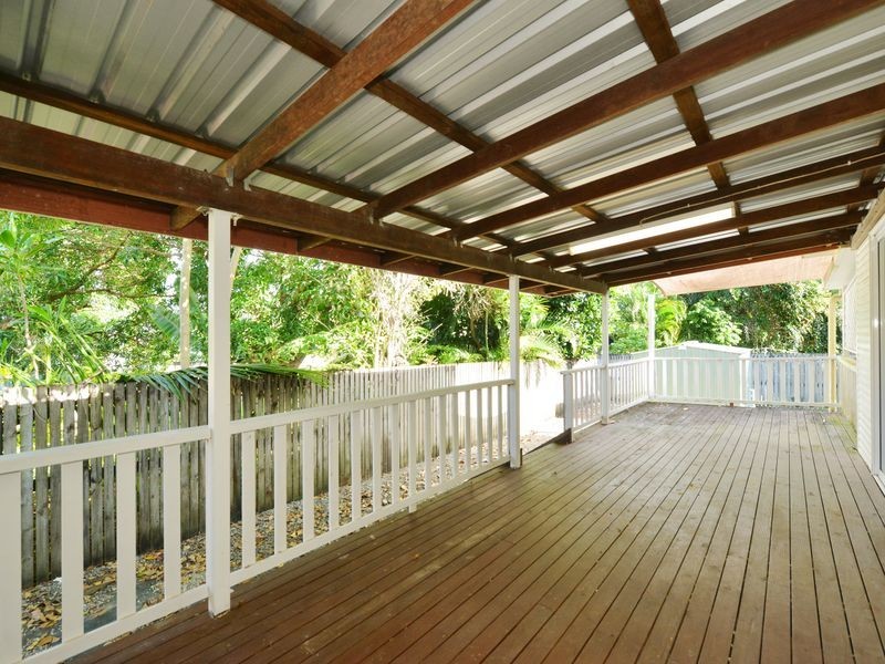 4 Moignard Street, Manoora QLD 4870