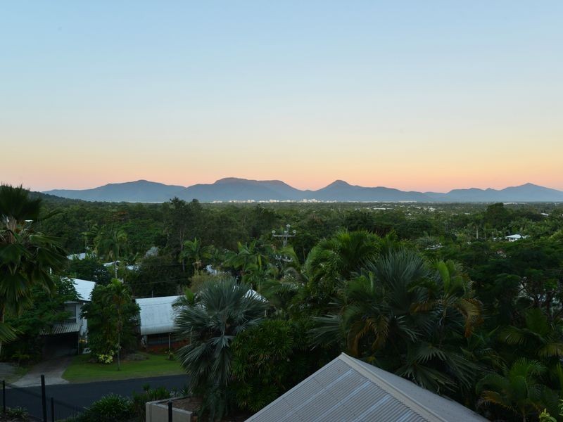 130 Hillview Crescent, Whitfield QLD 4870