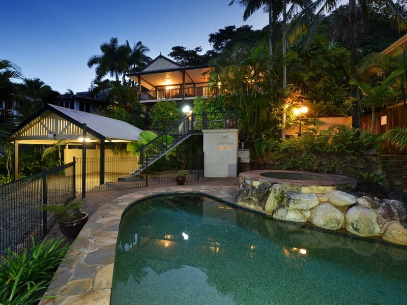 130 Hillview Crescent, Whitfield QLD 4870