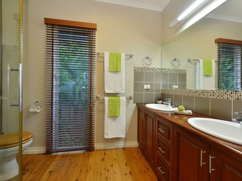 130 Hillview Crescent, Whitfield QLD 4870