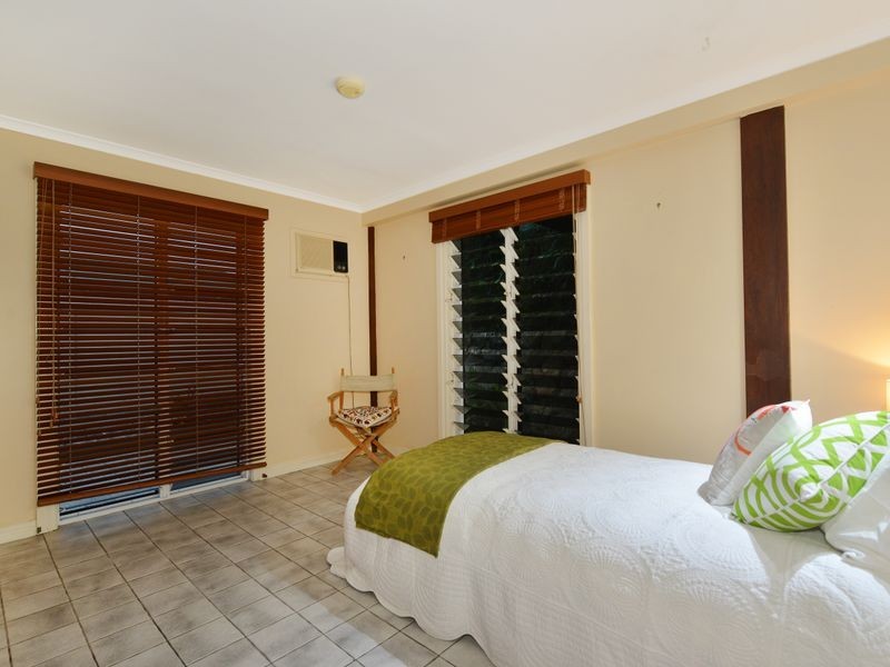 130 Hillview Crescent, Whitfield QLD 4870