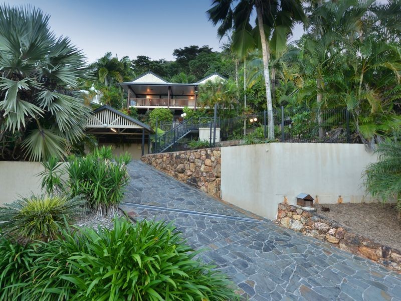 130 Hillview Crescent, Whitfield QLD 4870