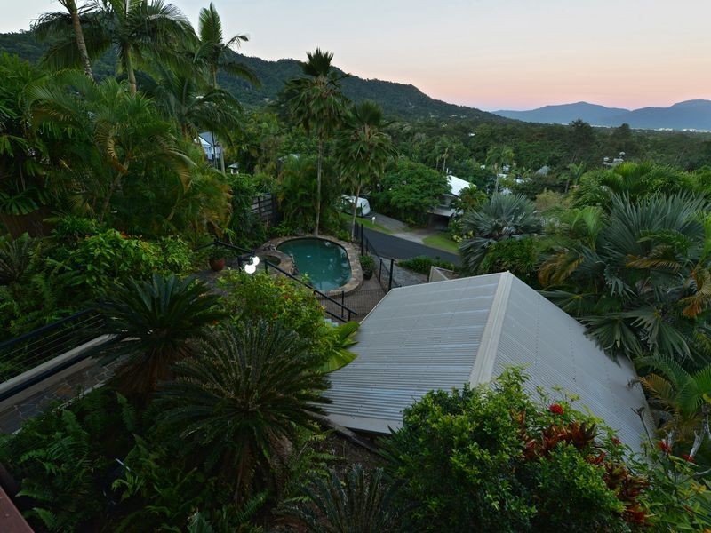 130 Hillview Crescent, Whitfield QLD 4870