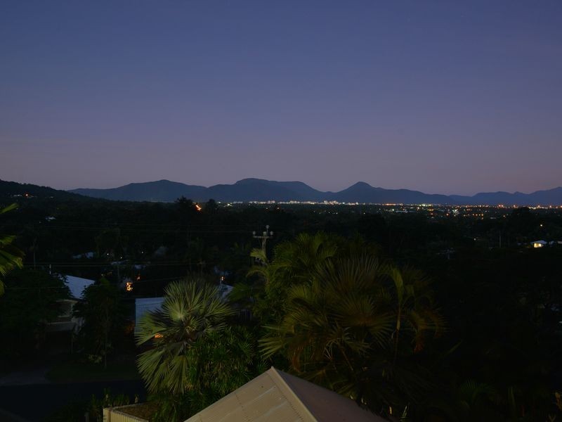 130 Hillview Crescent, Whitfield QLD 4870